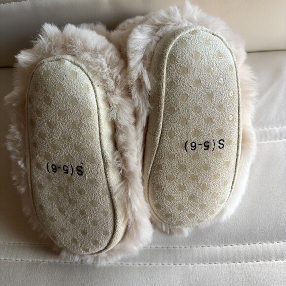 Cat & Jack Little Girl's S 5-6 Dallas Fur Cream Bootie Slippers - Picture 4 of 4